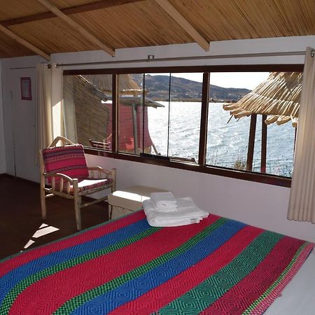 Uros Aruma Uro on Uros Floating Islands Puno Exterior foto