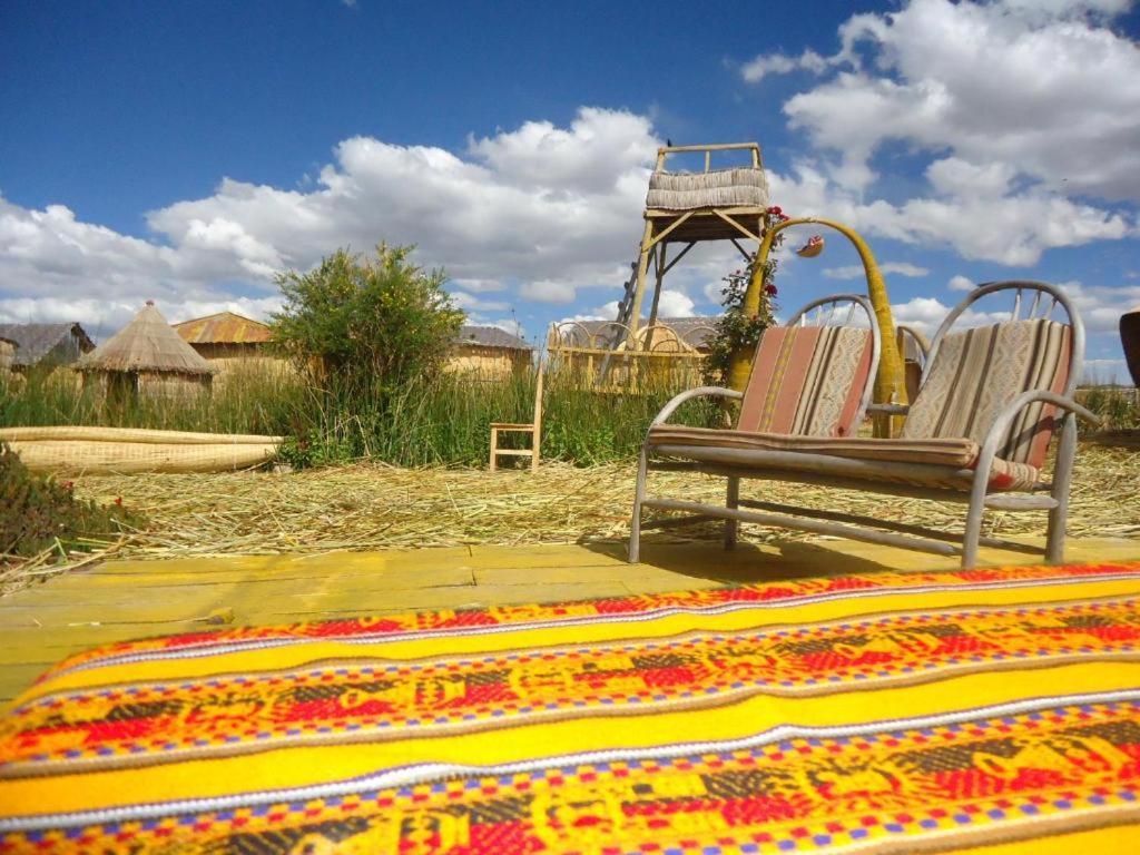 Uros Aruma Uro on Uros Floating Islands Puno Exterior foto