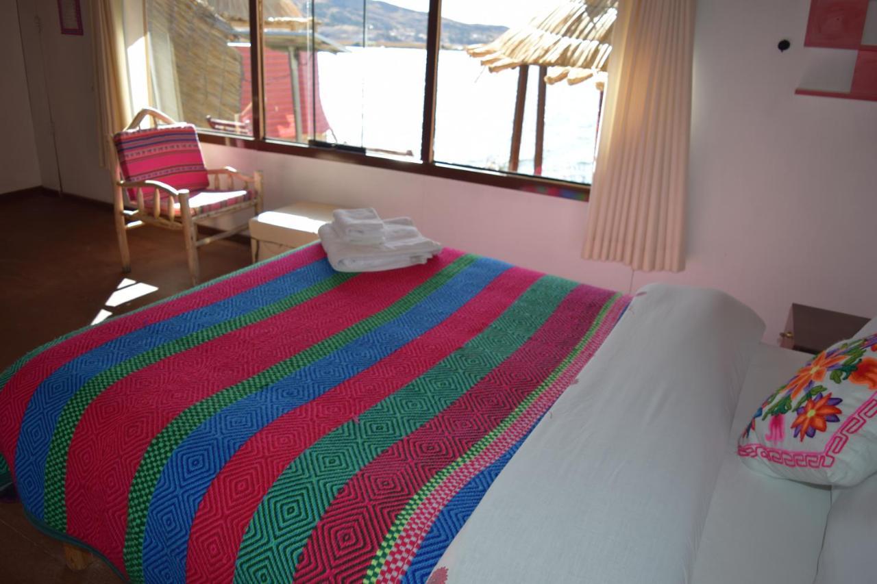 Uros Aruma Uro on Uros Floating Islands Puno Exterior foto