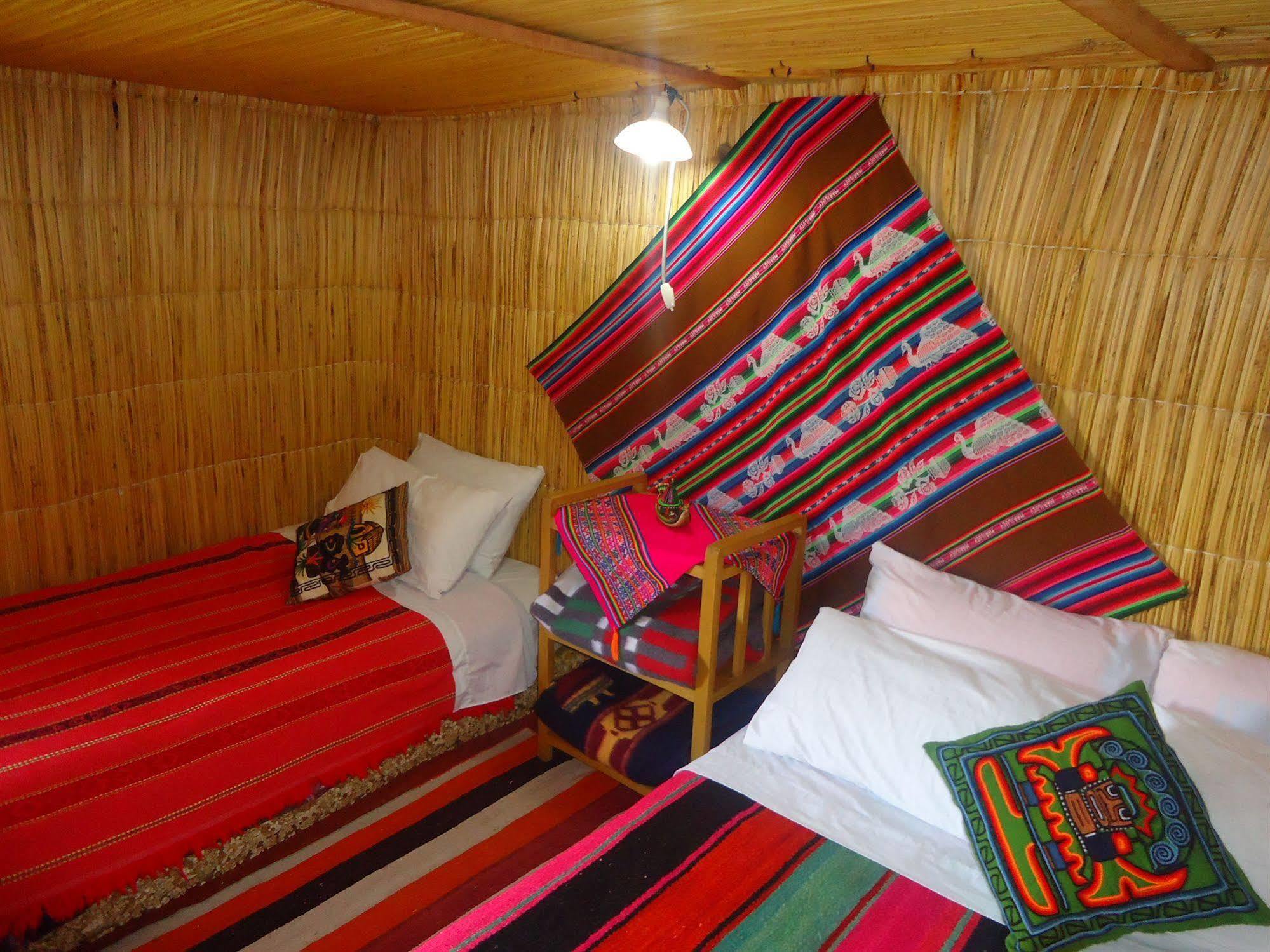 Uros Aruma Uro on Uros Floating Islands Puno Exterior foto