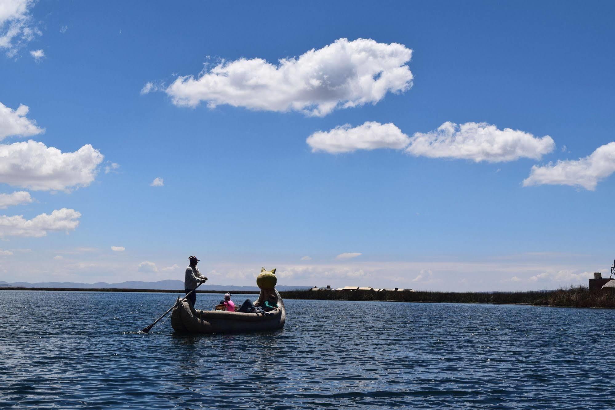 Uros Aruma Uro on Uros Floating Islands Puno Exterior foto